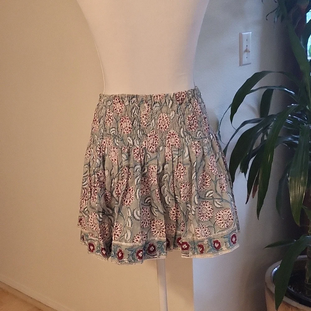 Modern Soul Floral Mini Skirt - Gray and Pink - Picture 4 of 8